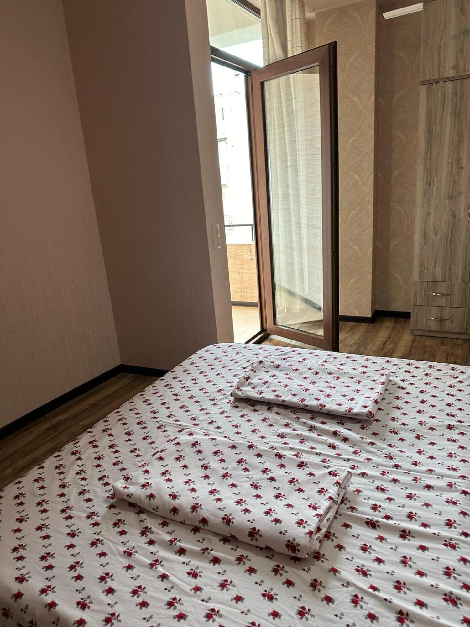 House In Varketili ティビリシ エクステリア 写真